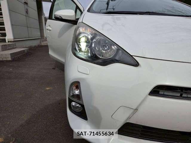 Toyota AQUA 2013-03 8827821-13