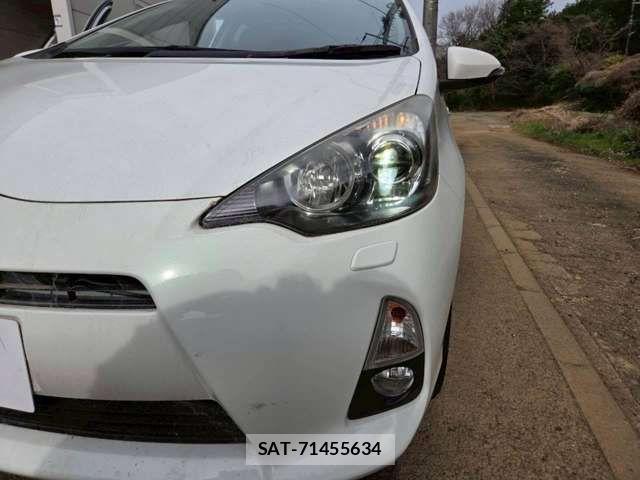 Toyota AQUA 2013-03 8827821-14