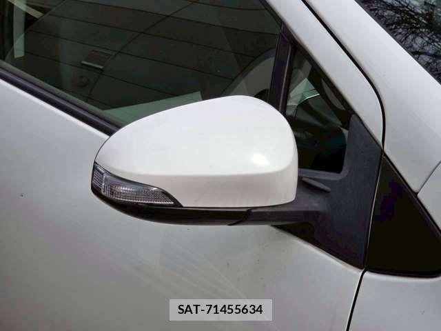 Toyota AQUA 2013-03 8827821-15