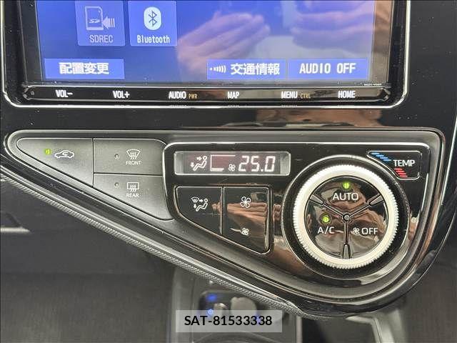 Toyota AQUA 2018-12 8827818-12