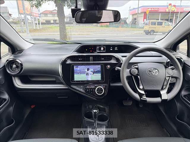 Toyota AQUA 2018-12 8827818-1