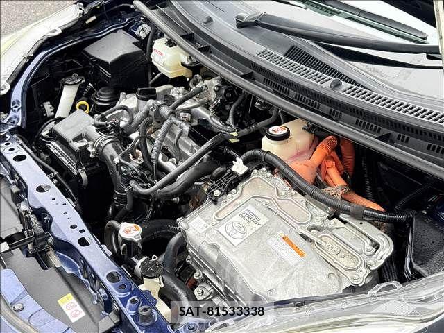 Toyota AQUA 2018-12 8827818-19