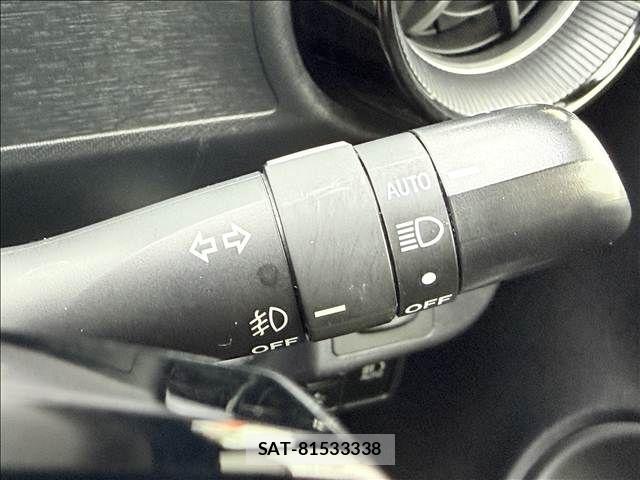 Toyota AQUA 2018-12 8827818-26