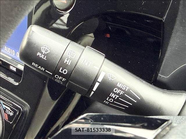 Toyota AQUA 2018-12 8827818-27