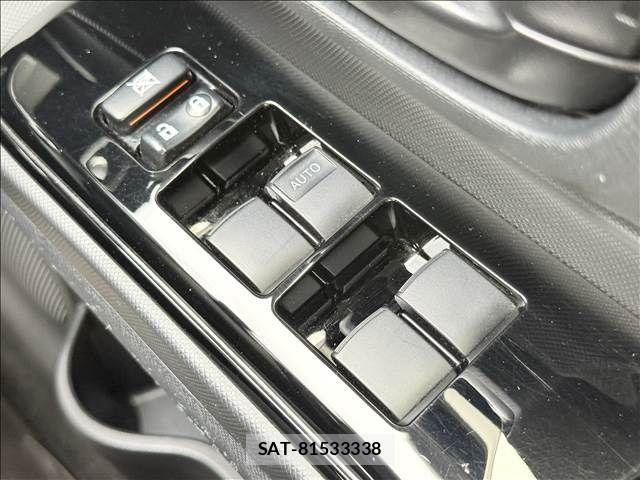 Toyota AQUA 2018-12 8827818-28