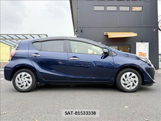 Toyota AQUA 2018-12 8827818-6