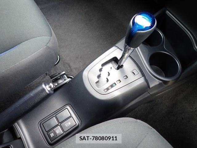 Toyota AQUA 2021-06 8827798-10