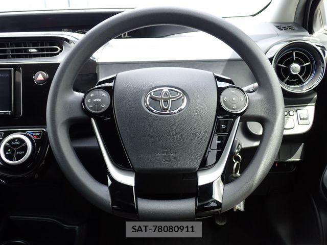 Toyota AQUA 2021-06 8827798-12