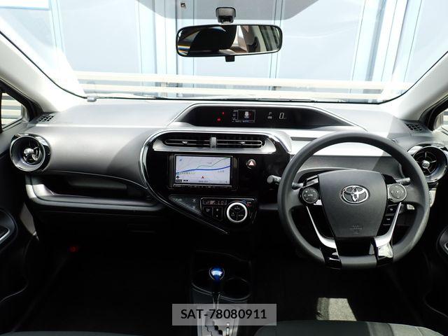 Toyota AQUA 2021-06 8827798-1