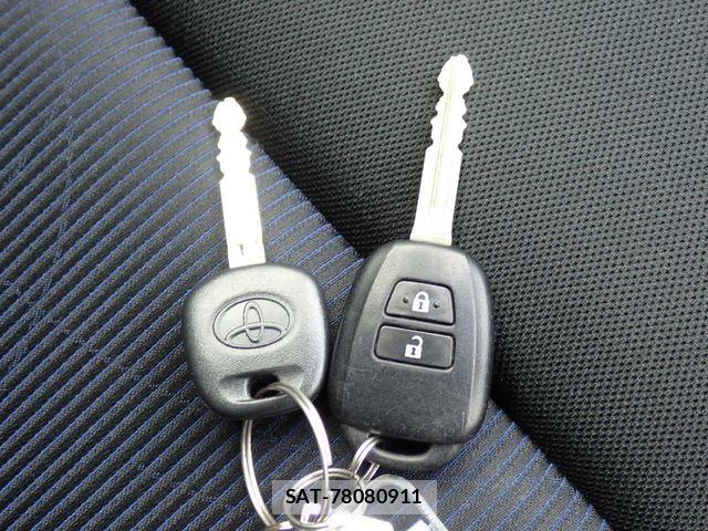 Toyota AQUA 2021-06 8827798-20