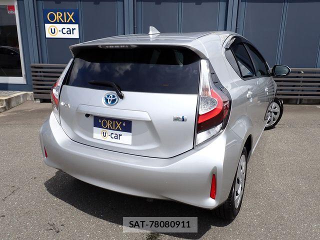 Toyota AQUA 2021-06 8827798-2