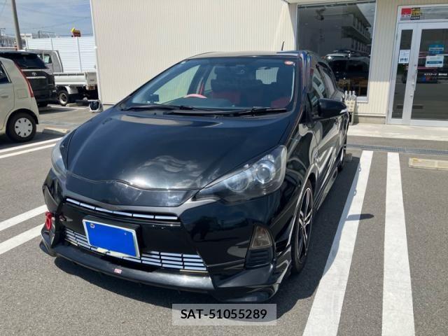 Toyota AQUA 2014-03 8827832-0