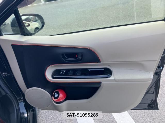 Toyota AQUA 2014-03 8827832-11