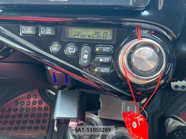 Toyota AQUA 2014-03 8827832-13