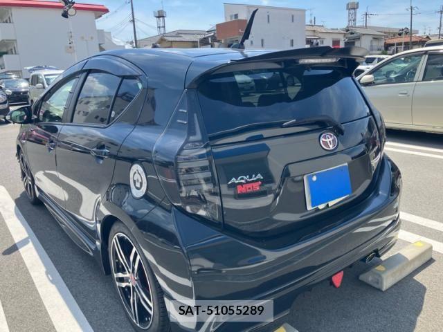 Toyota AQUA 2014-03 8827832-7