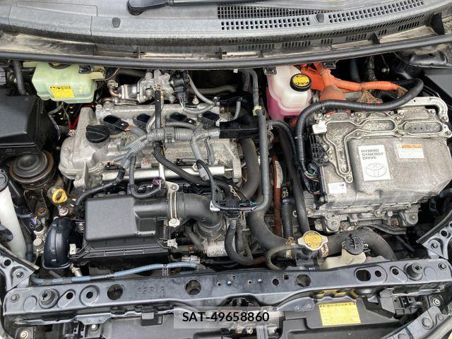 Toyota AQUA 2013-09 8827833-9