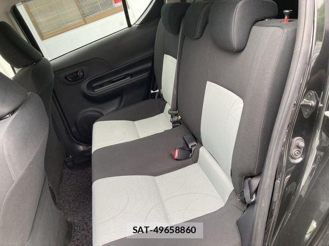 Toyota AQUA 2013-09 8827833-4