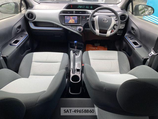 Toyota AQUA 2013-09 8827833-5