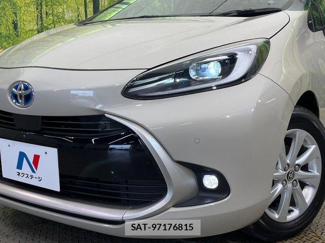 Toyota AQUA 2025-03 8827778-11