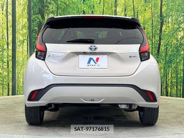 Toyota AQUA 2025-03 8827778-14