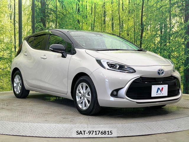 Toyota AQUA 2025-03 8827778-15