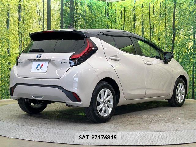 Toyota AQUA 2025-03 8827778-16
