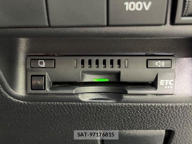 Toyota AQUA 2025-03 8827778-7
