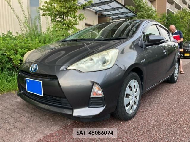 Toyota AQUA 2013-07 8827837-0