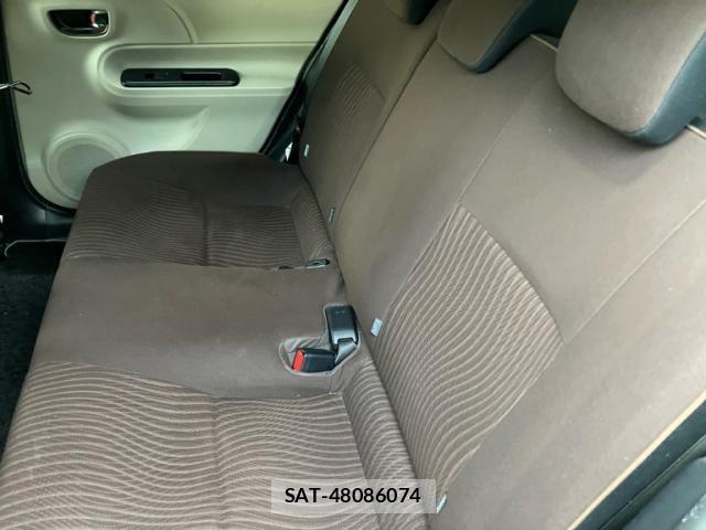 Toyota AQUA 2013-07 8827837-11