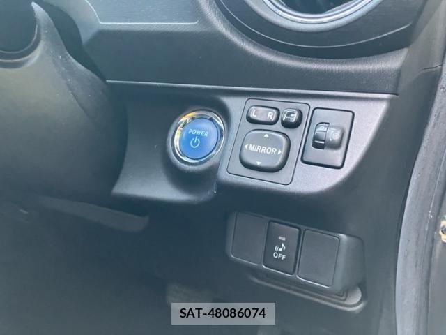 Toyota AQUA 2013-07 8827837-13