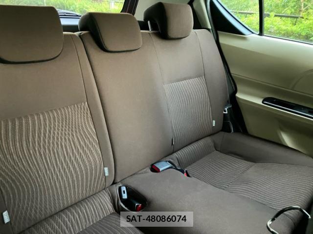Toyota AQUA 2013-07 8827837-18