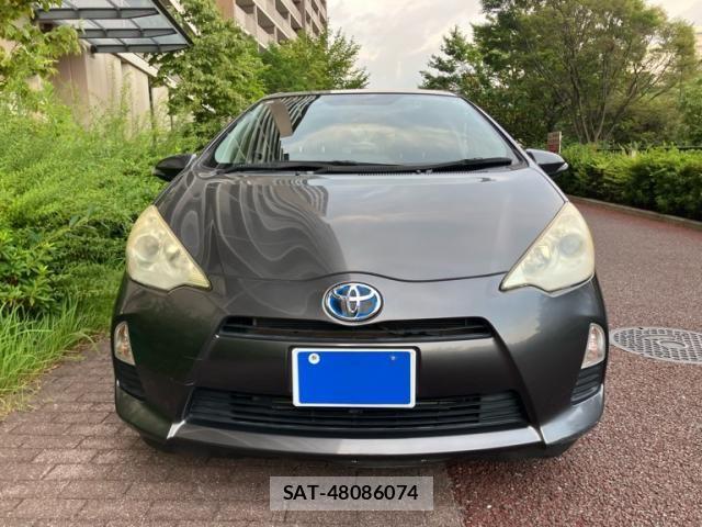 Toyota AQUA 2013-07 8827837-1