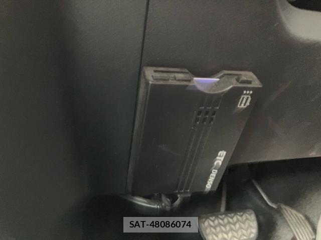 Toyota AQUA 2013-07 8827837-24