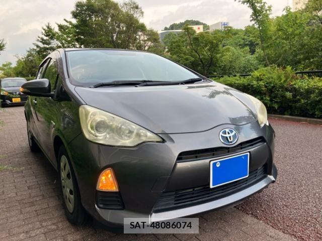 Toyota AQUA 2013-07 8827837-2