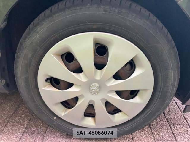 Toyota AQUA 2013-07 8827837-26