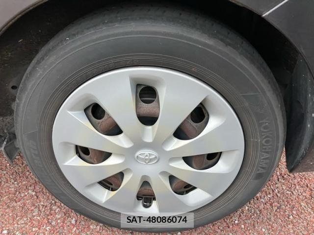 Toyota AQUA 2013-07 8827837-4