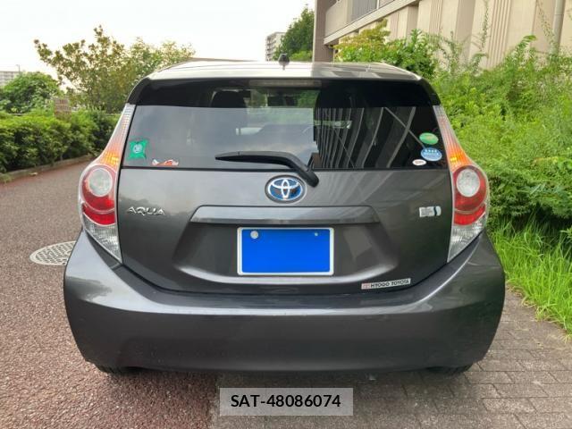 Toyota AQUA 2013-07 8827837-7