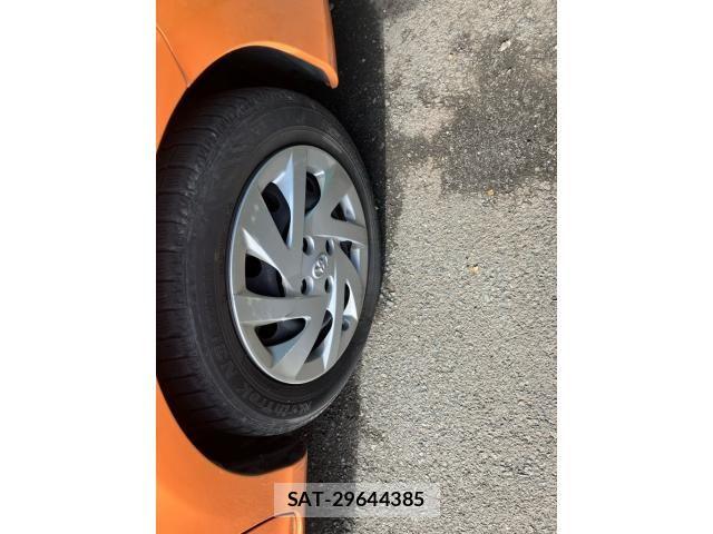 Toyota AQUA 2015-02 8827861-13