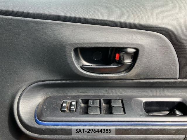 Toyota AQUA 2015-02 8827861-19