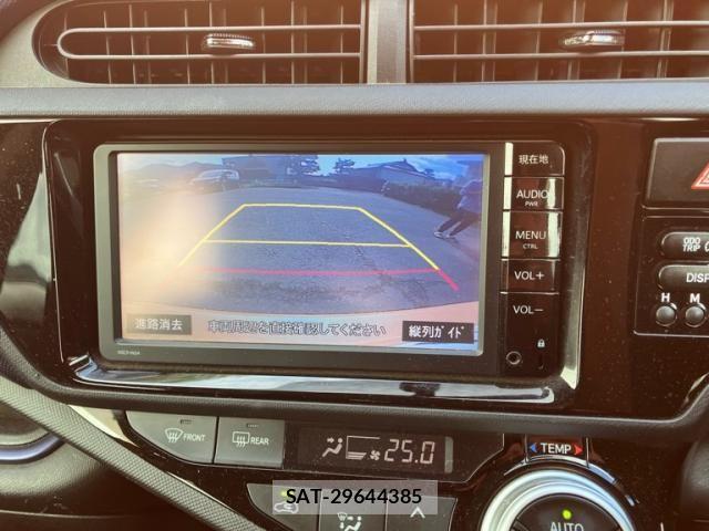 Toyota AQUA 2015-02 8827861-22