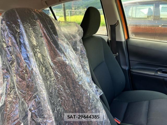 Toyota AQUA 2015-02 8827861-7