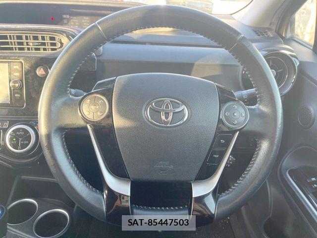 Toyota AQUA 2017-07 8827801-11
