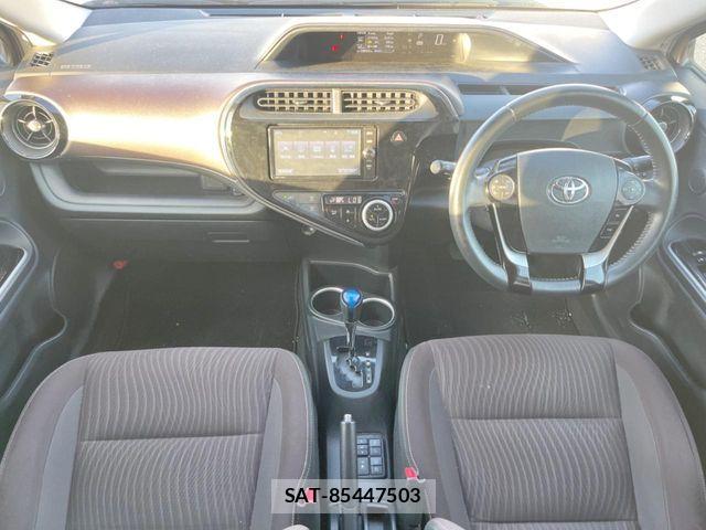 Toyota AQUA 2017-07 8827801-1