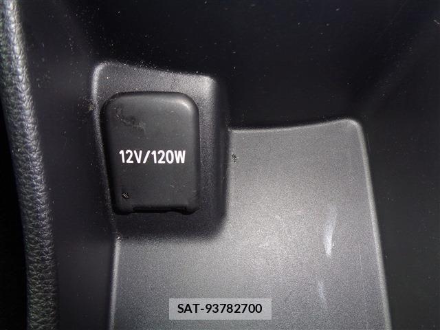 Toyota AQUA 2025-03 8827777-24