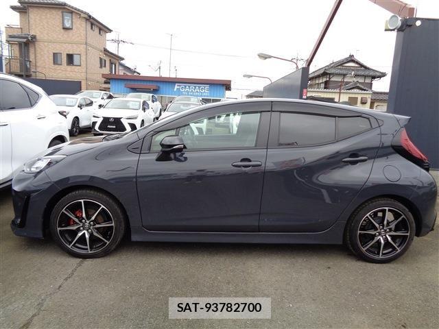 Toyota AQUA 2025-03 8827777-4