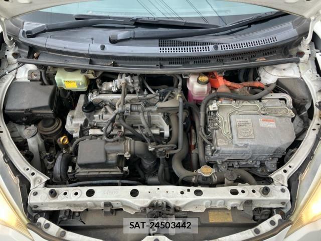 Toyota AQUA 2013-09 8827847-11