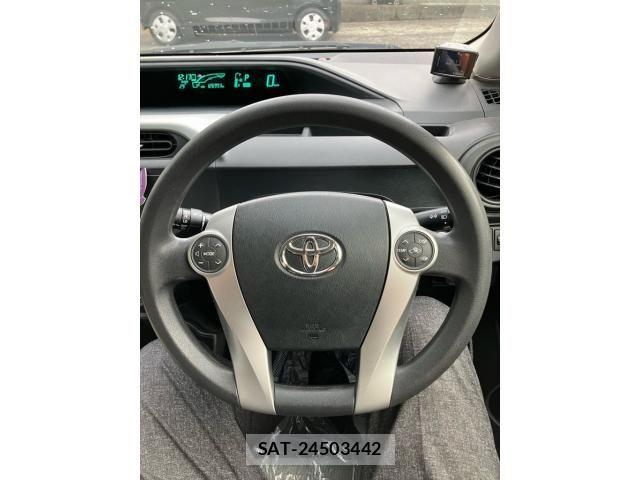 Toyota AQUA 2013-09 8827847-16