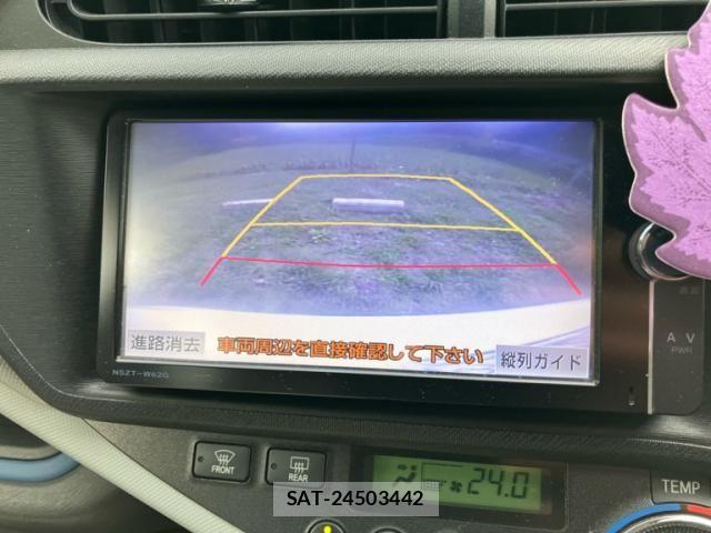 Toyota AQUA 2013-09 8827847-18