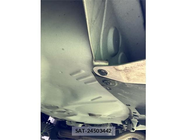 Toyota AQUA 2013-09 8827847-24