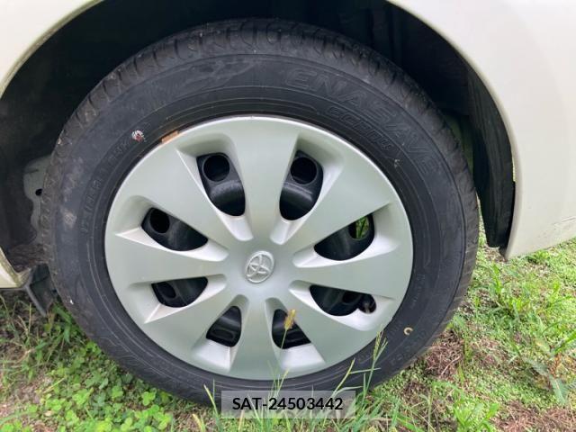 Toyota AQUA 2013-09 8827847-7